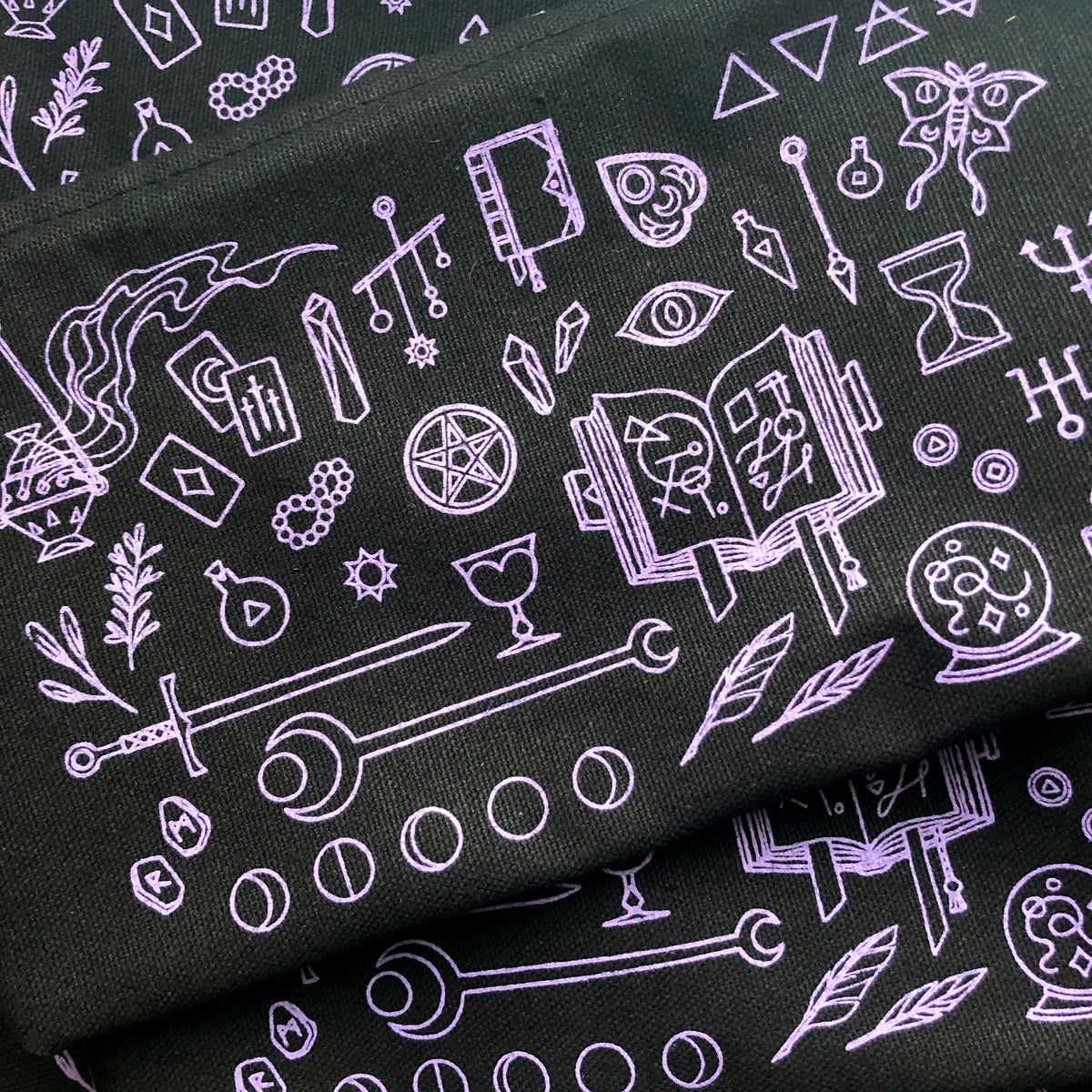 Arcanist Zipper Bag